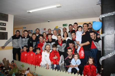 La A.D. “San José Obrero” ha visitado hoy a los niños ingresados en la planta de Pediatría del Hospital Virgen de la Luz de Cuenca