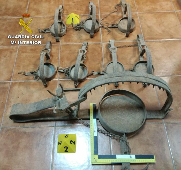 La Guardia Civil incauta 8 cepos de caza que se ofertaban por Internet