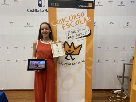 Una escolar casasimarreña​ de 2º de ESO gana la 41ª edición del certamen ¿Qué es un rey para ti? en Castilla-La Mancha
