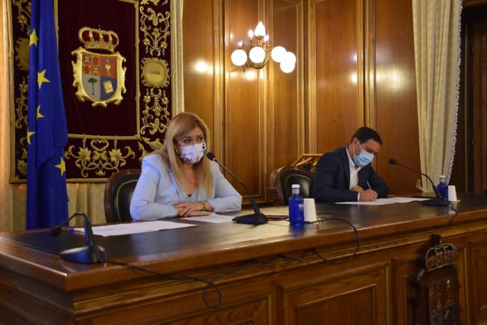 La Diputación y Gobierno regional invertirán 1,4 millones de euros en 125 consultorios médicos de 106 municipios