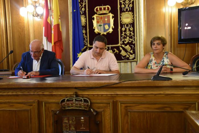 La Diputación mantiene el aumento del convenio con Cáritas del año pasado para llegar hasta los 30.000 euros