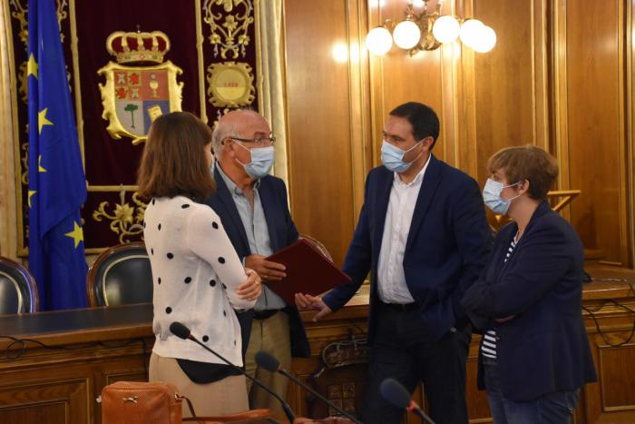 La Diputación aumenta en un 11% el convenio de colaboración anual con Cáritas hasta los 30.000 euros