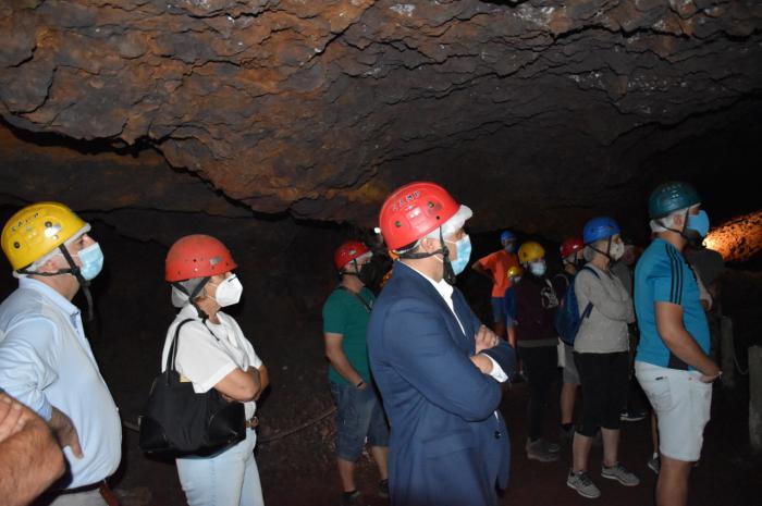 La Diputación colaborará con el Ayuntamiento de Cueva del Hierro para adecuar el entorno de esta mina romana