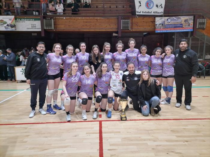 Las juveniles del CV Iniesta se proclaman campeonas de Castilla-La Mancha en una final de infarto