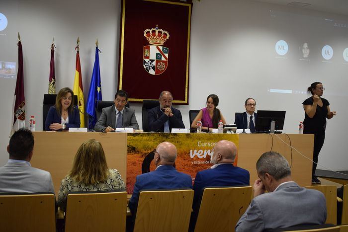 Los Curos de Verano de la UCLM finalizan en Albacete con un seminario sobre discapacidad, zonas rurales y digitalización