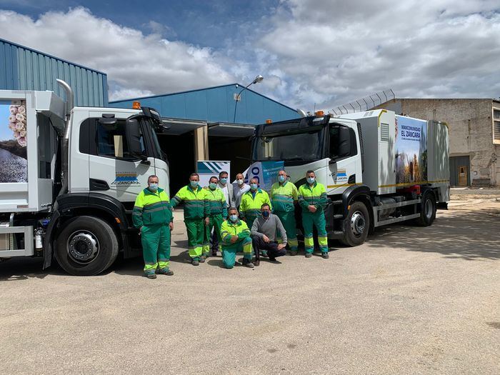 La Mancomunidad El Záncara adquiere dos nuevos camiones para mejorar los servicios en la recogida de basura que presta a 21 municipios