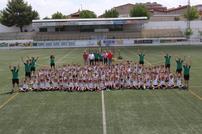 Más de 100 niños y participan en el I Campus FFCM-Diputación de Cuenca en Quintanar del Rey