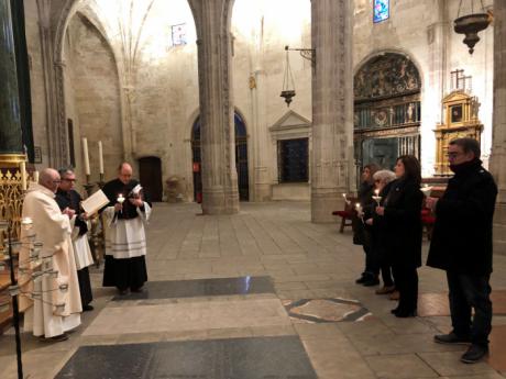 El Ayuntamiento cumple con el voto a la Candelaria durante la función religiosa en la Catedral