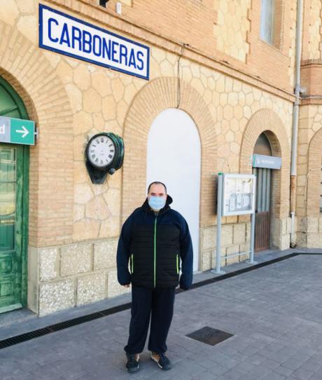 El alcalde de Carboneras pide al ministro Ábalos que impida el cierre de la estación de tren, “al menos que defienda a su pueblo”