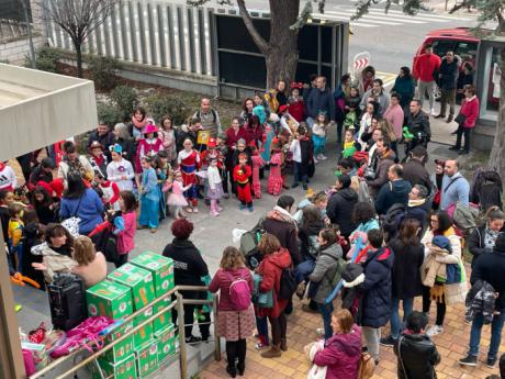 Los más pequeños, protagonistas del Carnaval Infantil que se celebra este lunes y martes por la tarde en el polideportivo del colegio Santa Ana