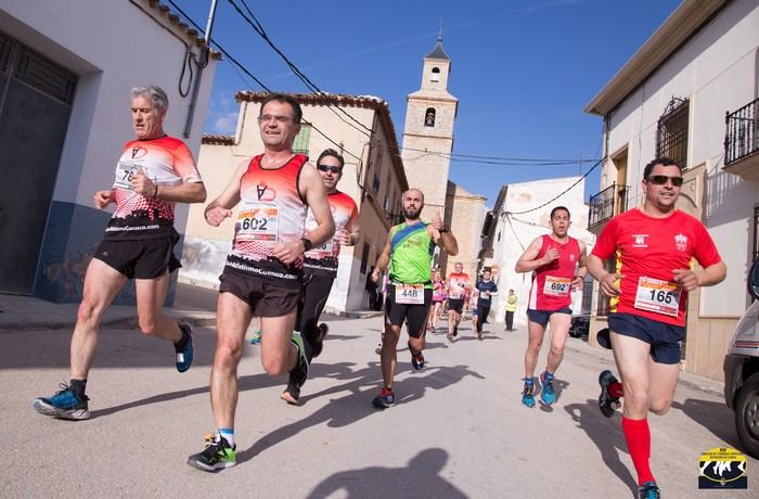 Juan Carlos de la Ossa y Gema Fernández ganan en Villamayor en la tercera prueba del Circuito de Carreras Populares