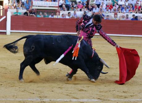 Cayetano se resiente de su lesión del costal y no podrá torear mañana en Cuenca
