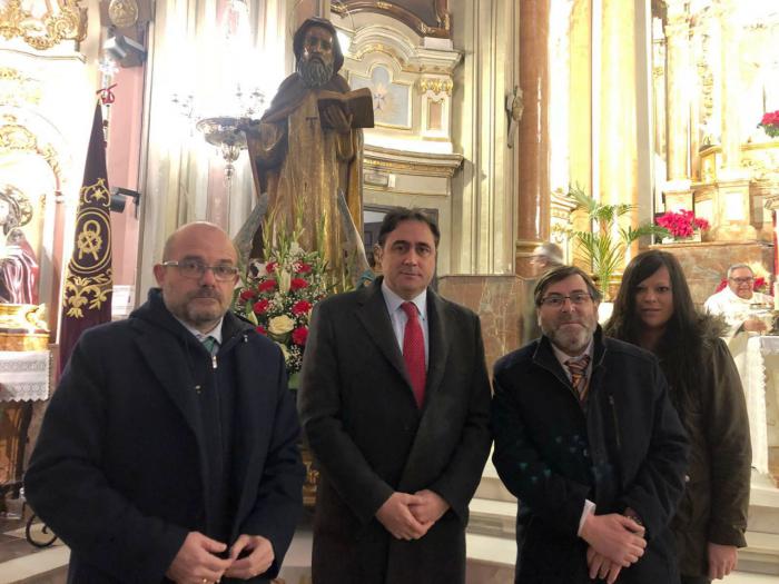 La Corporación Municipal asiste a la misa de San Antón