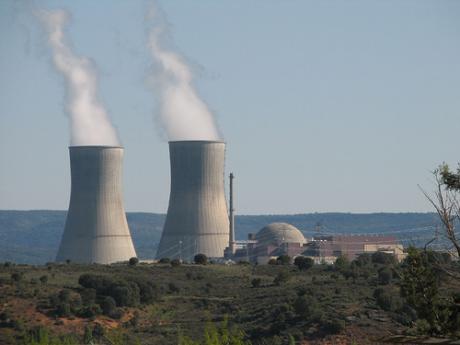 Dos trabajadores heridos durante la recarga de la central nuclear de Trillo