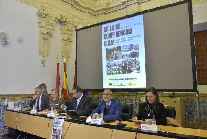 La UCLM celebra en el Campus de Toledo el ciclo de conferencias “Derecho, defensa y ayuda humanitaria”