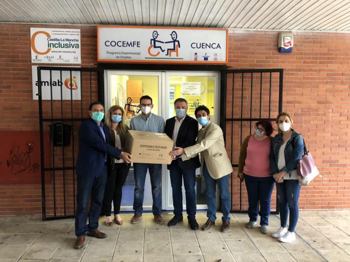 Ayuntamiento, Junta y Diputación reparten material de protección a Infantas de España y a Cocemfe