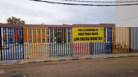Martínez denuncia que el colegio de Mota del Cuervo lleva meses esperando a que la Junta arregle de sus baños