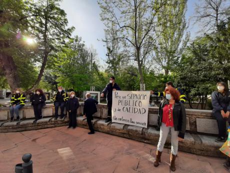 Cuenca en Marcha muestra su apoyo a los trabajadores de Correos y pide a Dolz “implicarse para garantizar el servicio público”