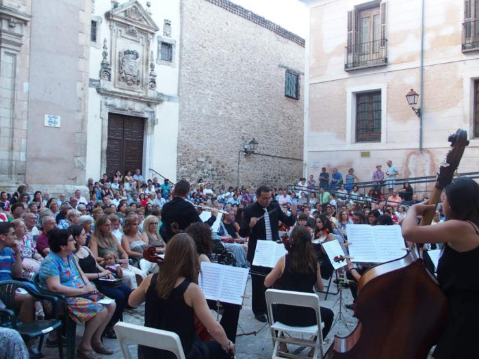 “Veranos en Cuenca” comienza con una Plaza de La Merced llena de público para ver a la Joven Orquesta de Cuenca