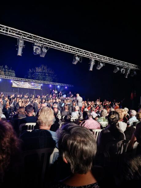 Clausura con sabor conquense del Festival Internacional de Música “Eurochestries” gran éxito de la agrupación “Rural Band”en Francia