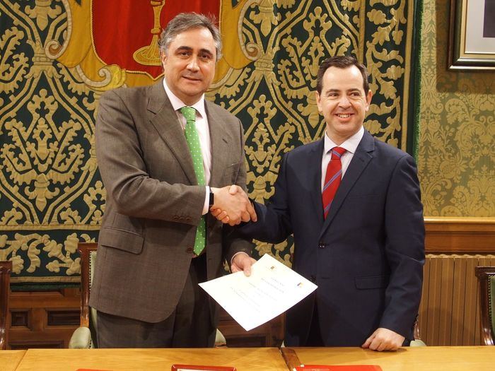 Ayuntamiento y Junta de Cofradías renuevan el convenio de colaboración para la Semana Santa 2018