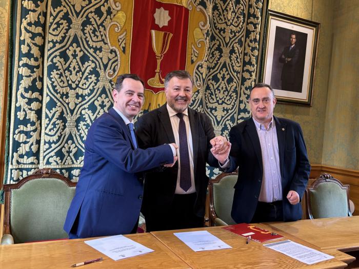 Ayuntamiento y Junta de Cofradías ratifican el convenio de colaboración para el desarrollo de la Semana Santa