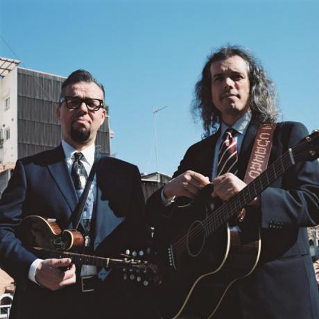 El folk de los Hermanos Cubero y la canción de autor de Paula Serrano protagonizan el sábado en Estival Cuenca