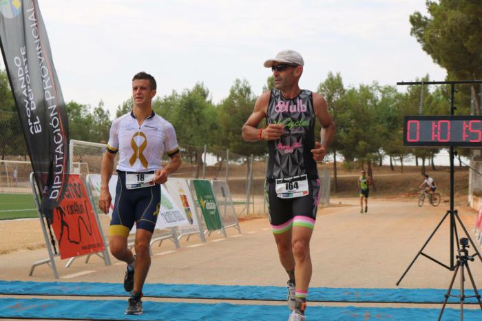 Salvador González y Cristina Belmar ganan en el IV Duatlón Cross de San Clemente