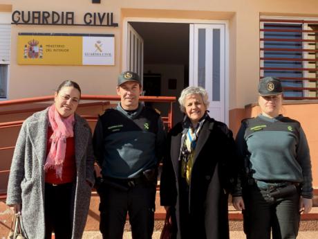 Fernández visita los puestos de la Guardia Civil de Belmonte y Talayuelas