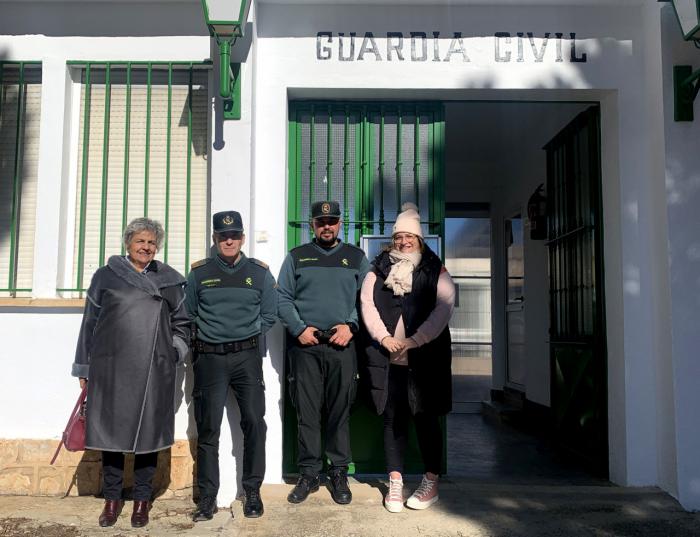 Fernández visita los puestos de la Guardia Civil de Belmonte y Talayuelas