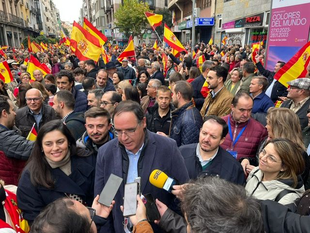Masiva concentración en Cuenca en contra de la propuesta de amnistía del gobierno en funciones