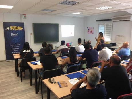 Dieciséis alumnos se forman en un curso de carretilla elevadora en El Provencio