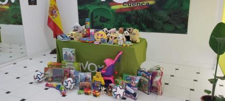 VOX reparte más de 500 juguetes entre familias necesitadas de Cuenca y Tarancón