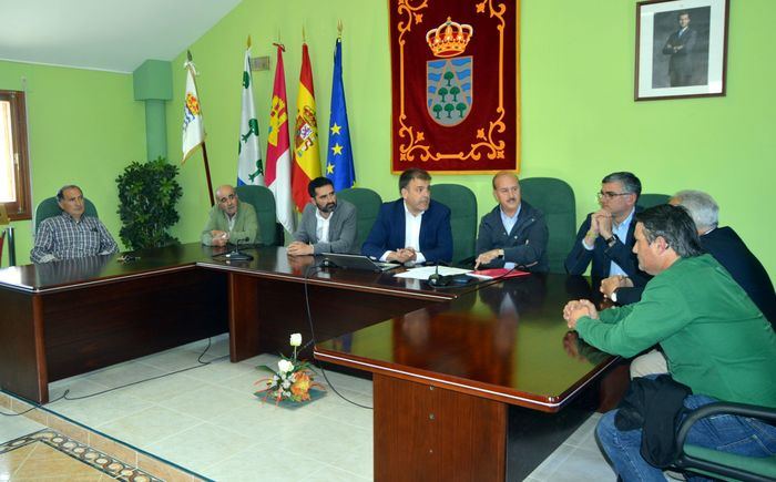 El Gobierno regional promueve la inversión de dos millones de euros en ampliar la cobertura móvil en los municipios más pequeños de la provincia