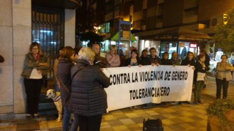 La concentración Contra la Violencia Machista recuerda a Marina Okarinska
 