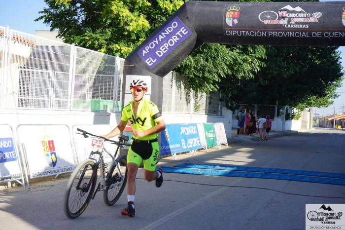 Cristina Belmar y Antonio Cerezo se imponen en el IV Duatlón Villa de Las Mesas