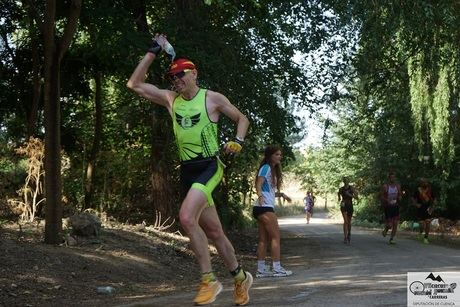 Jesús García y María Jesús Algarra saborean la victoria en el VII Duatlón Cross del Queso en Aceite de Villaescusa de Haro