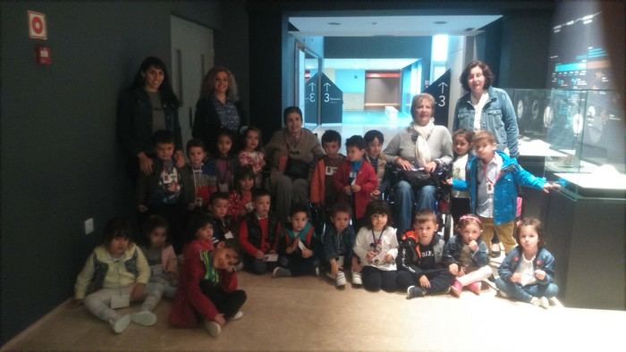 Los niños del Colegio “José Montalvo” de Horcajo de Santiago donan 155€ a la Asociación de Esclerosis Múltiple de Cuenca