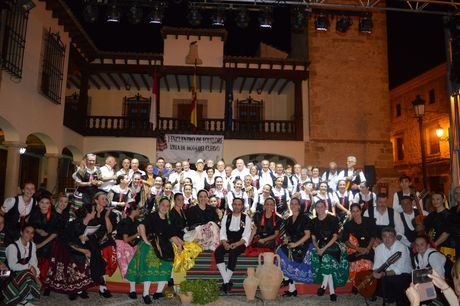 El I Encuentro folklórico de Mota del Cuervo celebra la riqueza cultural de la comarca