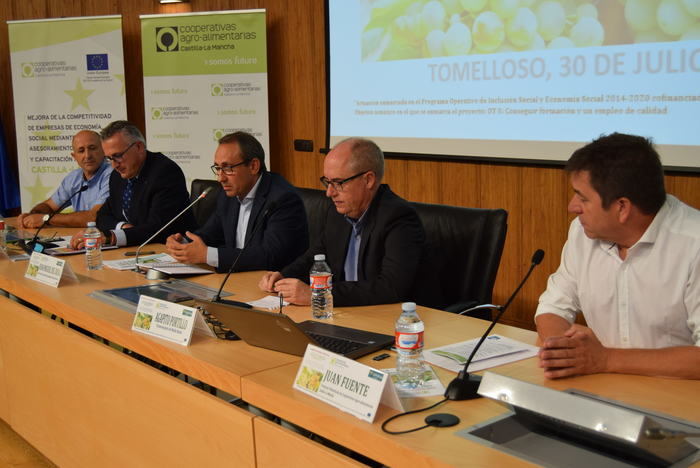 Globalcaja muestra su apoyo para continuar con el desarrollo del sector vitivinícola de la región