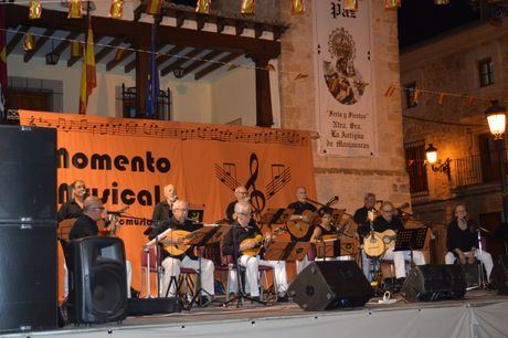 Mota del Cuervo recibe al grupo Momento Musical
