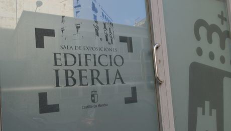 Más de 4.000 personas han pasado por la sala de exposición del Edificio Iberia desde que se reabrió al público