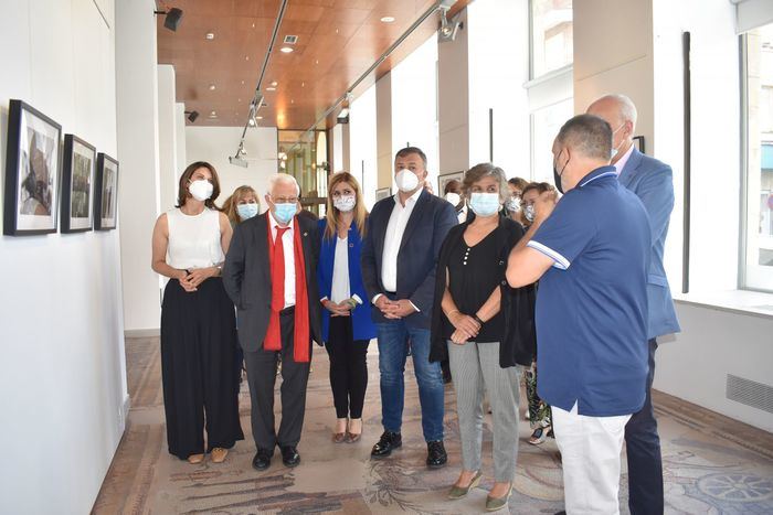 La Junta destaca la labor de Mensajeros de la Paz e invita a visitar la muestra ´Afrincados´ en la Sala Iberia hasta el 29 de junio