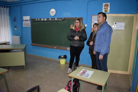 La Junta estudiará posibles mejoras en el colegio de Carrascosa del Campo