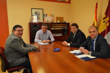 CEOE CEPYME y el Gobierno Regional analizan los proyectos empresariales de la provincia