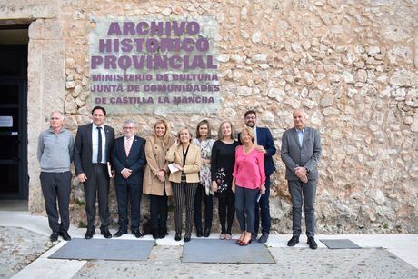 La ensalza la figura de Nicolás Cabañas y valora la generosidad de su familia al donar documentos del artista al Archivo de Cuenca