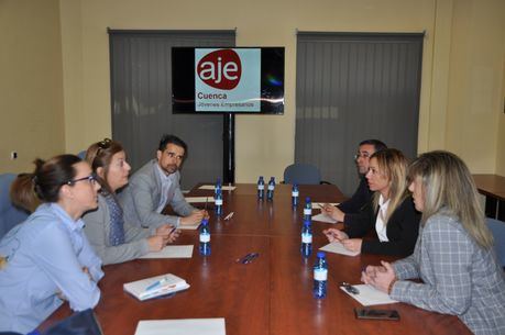 AJE Cuenca comenta la conveniencia de trasladar a los jóvenes con estudios superiores al emprendimiento