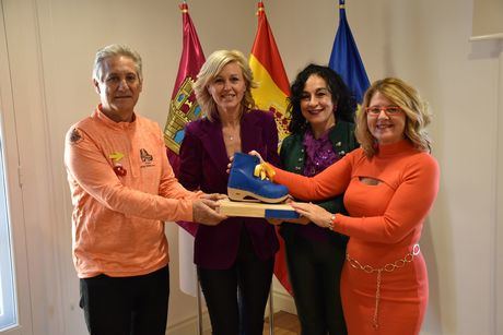 La Junta felicita a la Asociación "Amigos del Camino de Santiago y la Santa Cruz" por la concesión del "Premio Elías Valiña”