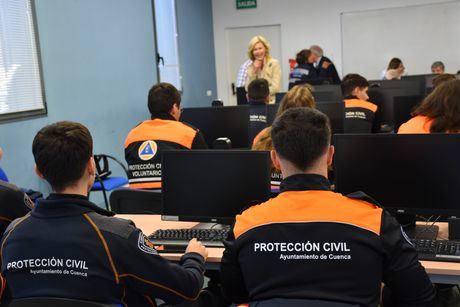 Junta y Cruz Roja forman a los voluntarios de Protección Civil de la provincia en la detección de conductas autolíticas