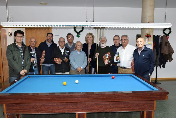 La delegada de la Junta entre los premios del Torneo de Billar Español del Centro de Mayores ‘Cuenca II’